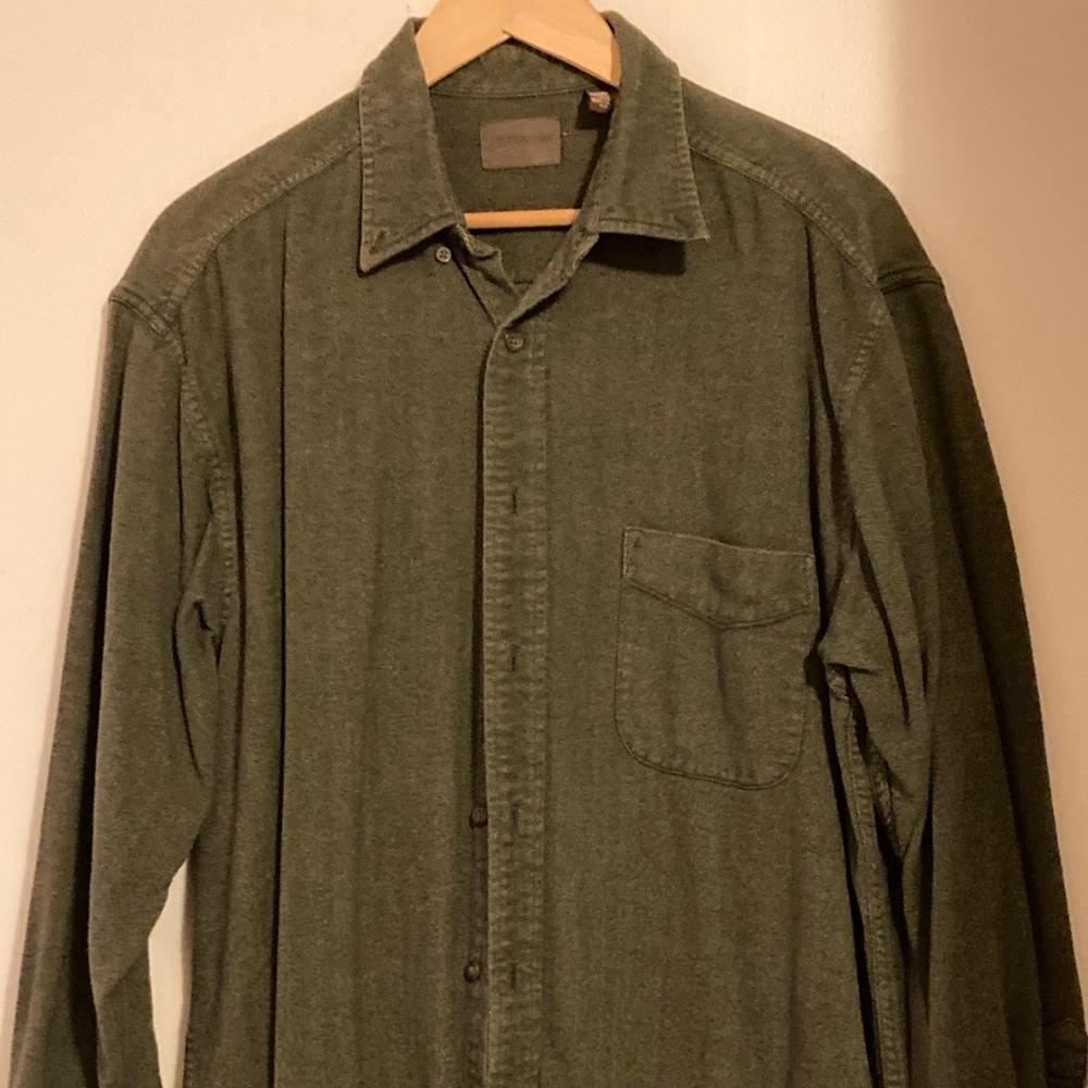 St. John’s Bay Large men’s button down shirt